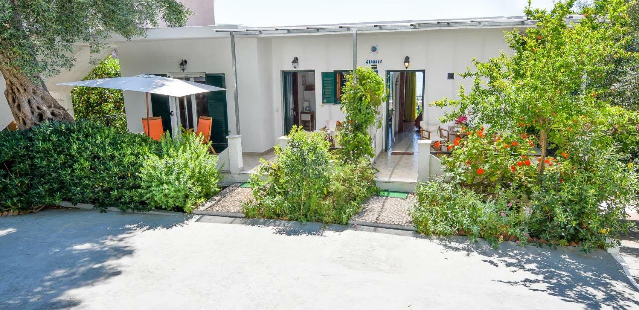 Alex-Giannis Apartments, Barbati Exterior photo